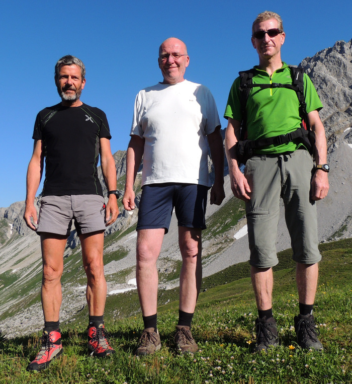 Gruppenbild vor der Ulmer Hütte: Uli, Peter, Hans-Willi
