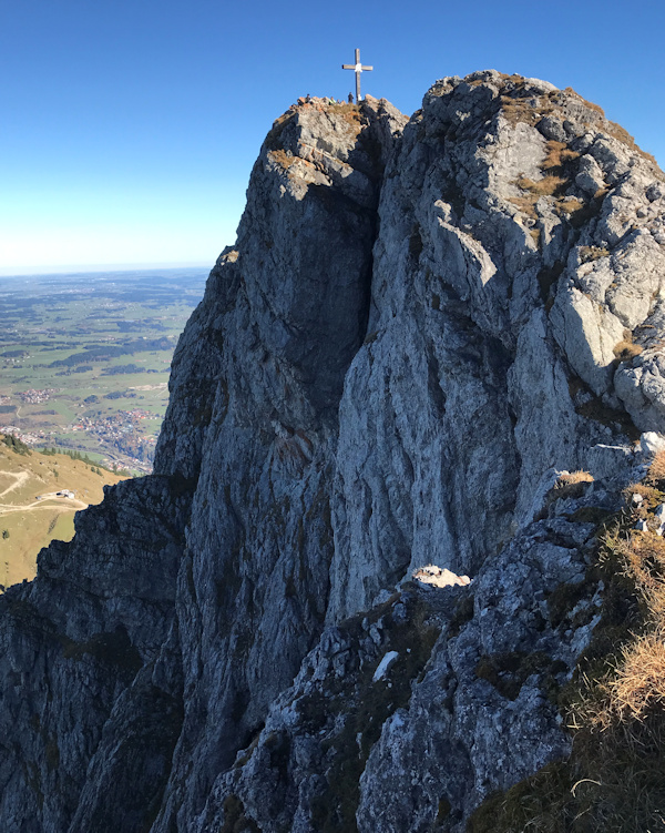 Blick vor der letzten Seillänge auf den Aggenstein Gipfel