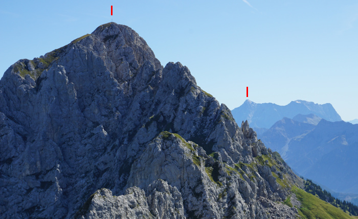 Blick zur Köllenspitze, im Hintergrund die Zugspitze