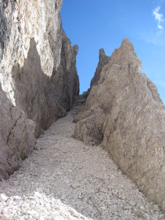 Steile Geröllschlucht, Ende Klettersteig Gabriella