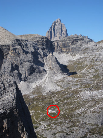 Zsigmondy Hütte und Drei Zinnen