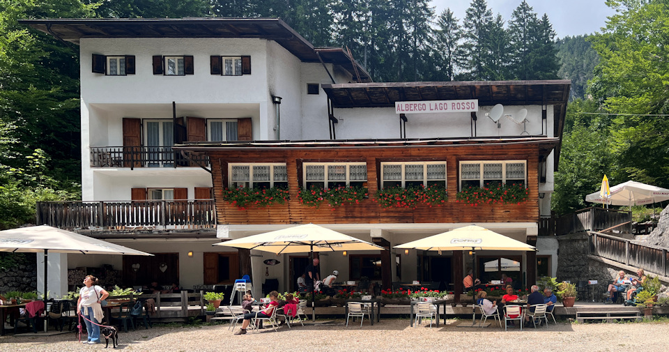Albergo Lago Rosso