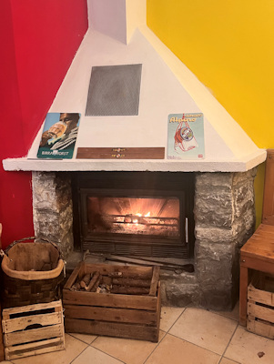 Kamin im Albergo Lago Rosso