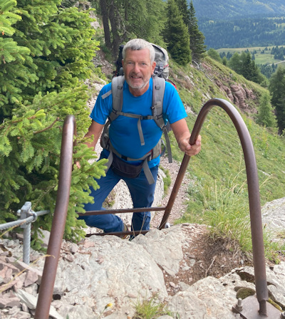 Uli auf der Leiter am Klettersteig