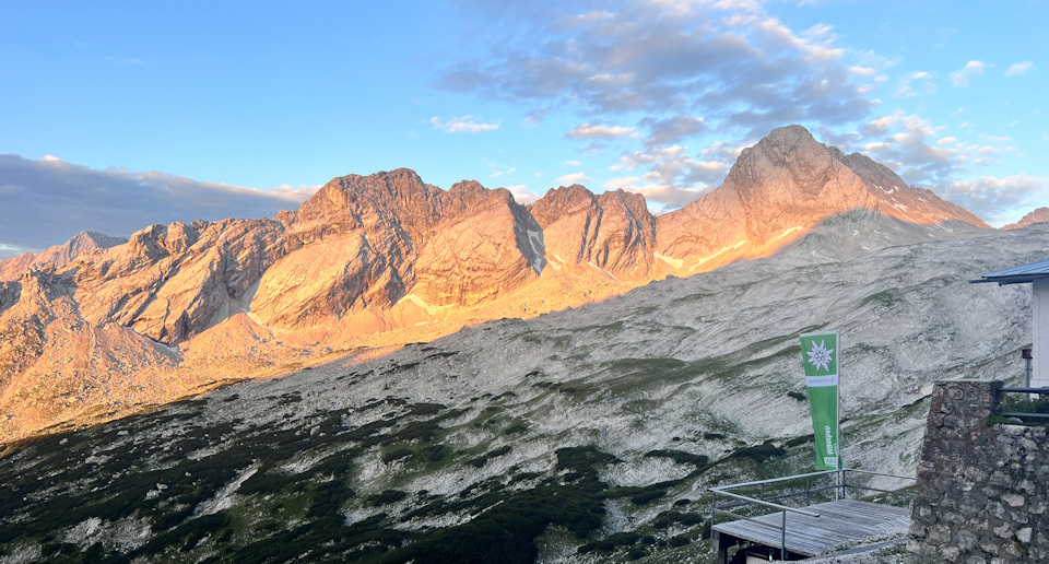 Morgenlicht Knorrhütte