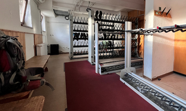 Schuh- und Skiraum der Dortmunder Hütte
