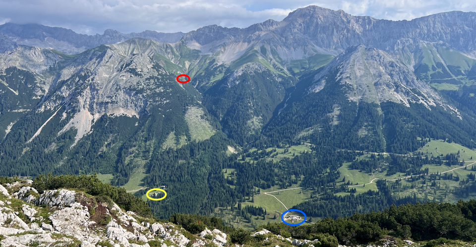 Blick von der Niederen Munde zum Steinernen Hüttl, Tillfussalm und Gaistalalm