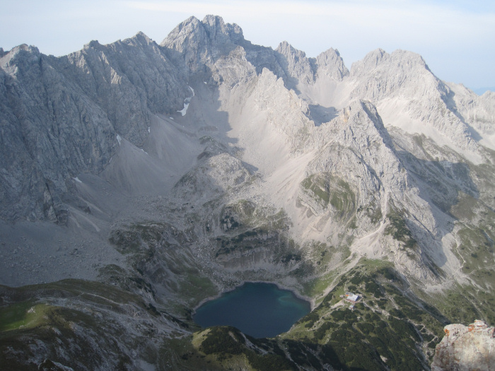 Coburger Hütte mit Drachensee