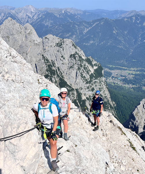 Dagi, Steffi und Matthias am Klettersteig, im Tal Grainau