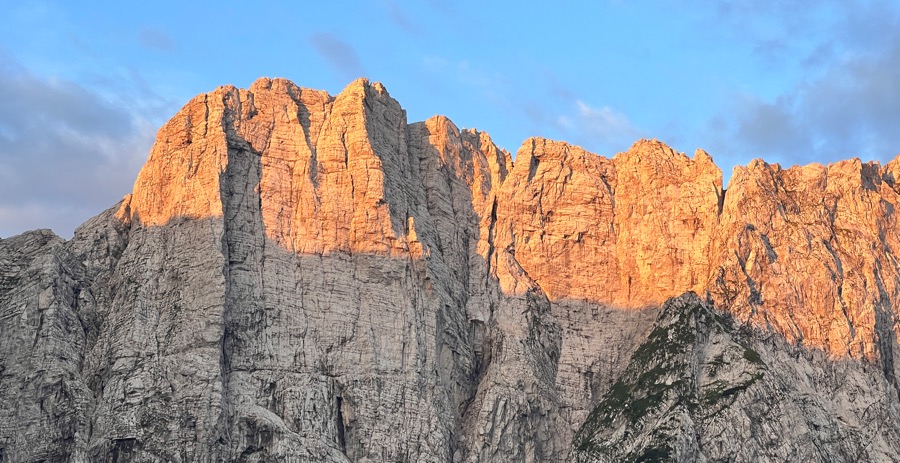 Salzburg-Triest Refugio Zacchi am frühen Morgen