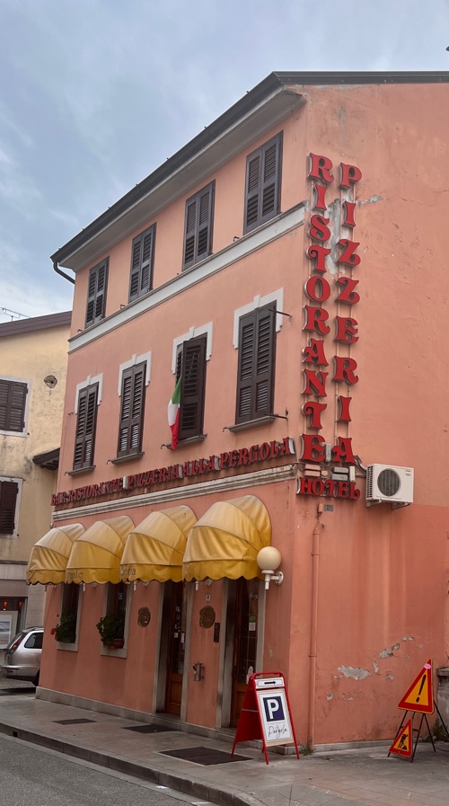 Salzburg-Triest Bar Restaurante Pizzeria alla Pergola