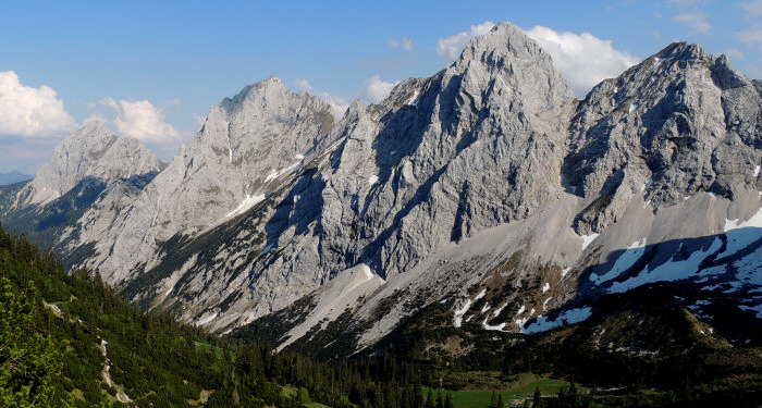 Blick vom Raintaler Joch auf Gehrenspitze, Köllenspitze, Gimpel und Rote Flüh