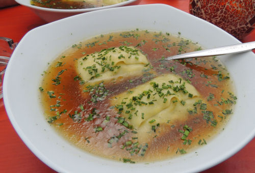 Maultaschensuppe