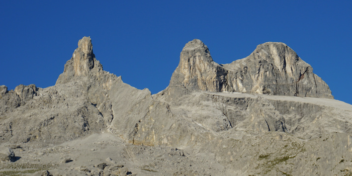 Blick von der Lindauer Hütte auf die Drei Türme am frühen Morgen