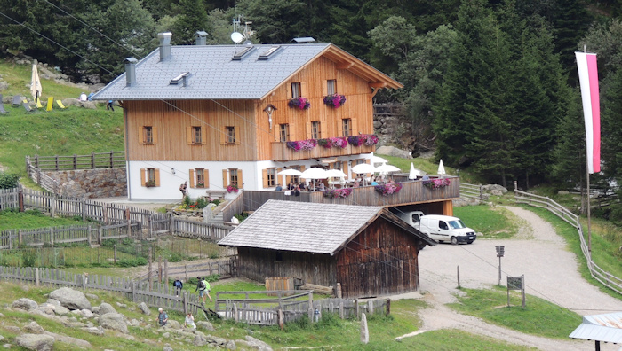 Meraner Höhenweg Nassereither Hütte