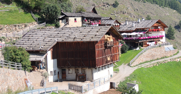 Meraner Höhenweg Hofschank Pirchhof