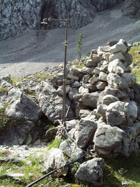 Die Dusche vor der Oberreintalhütte