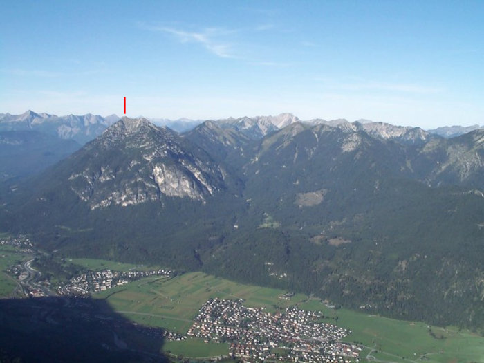 Blick vom Estergebirge auf Farchant und Burgrain und die Kramerspitz